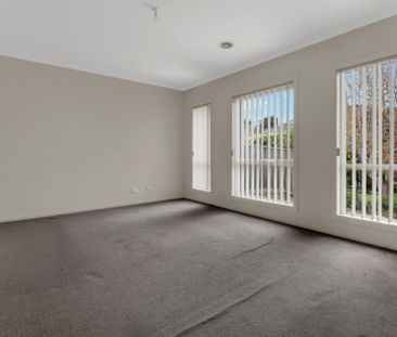 4 Bedroom Home in the Heart of South Morang! - Photo 4