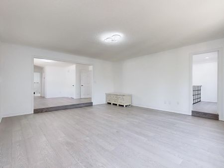 For Lease - 22 A Waltham Crescent, Richmond Hill, Ontario - Photo 4