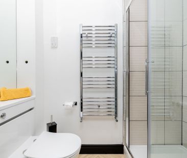 Crown House, Nuneaton, CV11 4BX - Photo 5