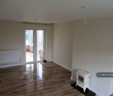 3 bedroom terraced house to rent - Photo 1
