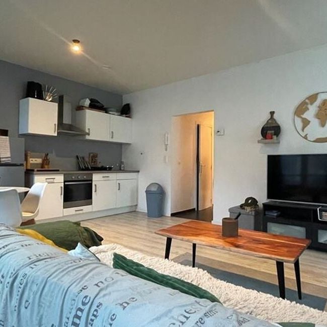 Appartement te huur in Tournai voor € 575 met 1 slaapkamer - Photo 1