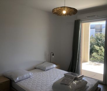 Location Appartement 2 pièces 42m² SAUVIAN 34410 - Photo 4