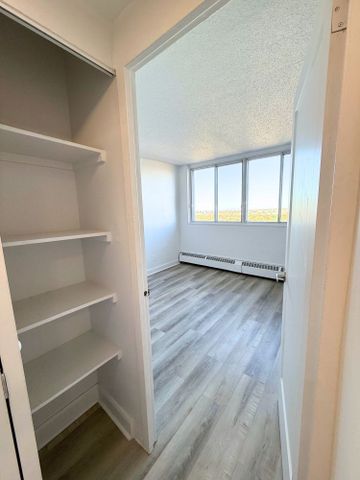 Renovated 3.5 Available NOW- 7705 Acadie - Photo 4