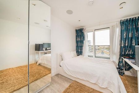 3 bedroom flat to rent - Photo 3