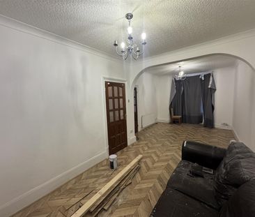 4 Bedroom House - Terraced To Let - Photo 3