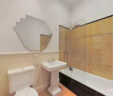 Charming Californian Bungalow in Coveted Location - Photo 5