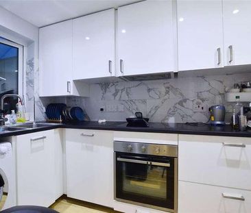 Dover Patrol, Kidbrooke, London, SE3 - Photo 6