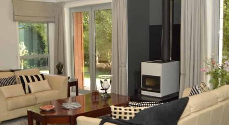 Hilltop Home - Photo 2