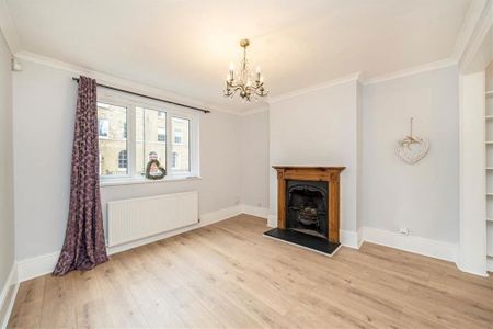 4 bedroom terraced house to rent - Photo 2