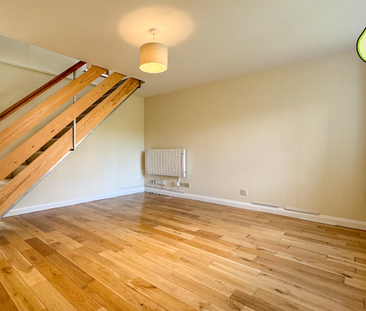 2 bed maisonette to rent in Ellison Way, Wokingham, RG40 2AB - Photo 2