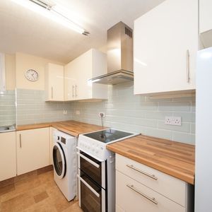 Studio Flat, Brockley Road, SE4 - Photo 2