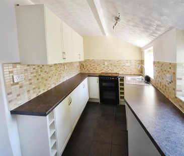 2 bedroom cottage to rent - Photo 2