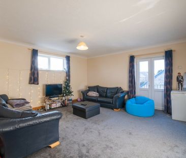 5 bed Winton student flat! - Photo 3