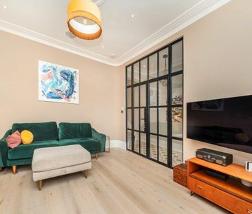 Bradley Gardens, West Ealing, W13 - Photo 2