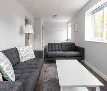 3 bedroom flat to rent - Photo 1