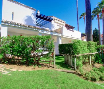 Townhouse in Bahía de Marbella - Photo 1