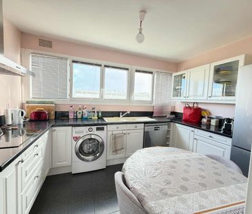 Location Appartement 4 pièces 82m² BORDEAUX 33300 - Photo 1