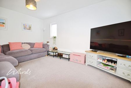 4 bedroom semi-detached house to rent - Photo 3