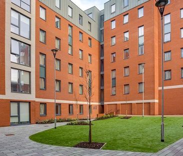 1 bedroom in a flat share to rent - Photo 2