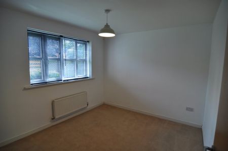 1 bed Apartment - To Let - Photo 2