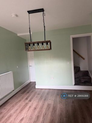 2 bedroom semi-detached house to rent - Photo 1