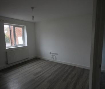 Crescent Road, TF1 5LE - £725 pcm - Photo 4