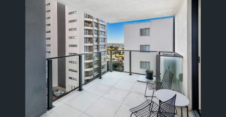 Broadwater Views - Boutique Building- Furnished Apartment - Photo 2