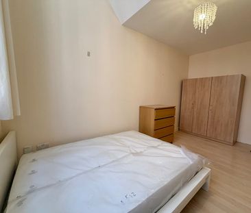 1 Bed Flat, Hartley Road, NG7 - Photo 4