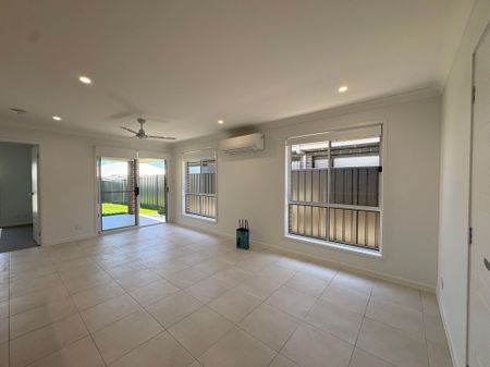 Spacious 4-Bedroom Family Home in Quiet Location - Photo 2