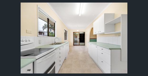 SHORT WALK TO BUCASIA BEACH - Photo 1