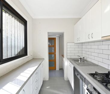 Inner City Terrace - Available Now! - Photo 5