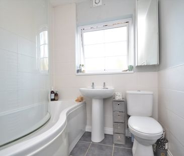 Flat to rent - Sunninghill Road, London, SE13 - Photo 6
