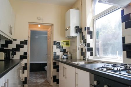 3 bedroom terraced house to rent - Photo 4