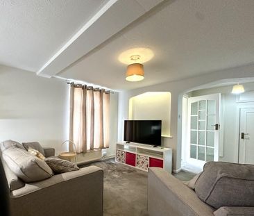 2 bedroom ground floor flat to rent - Photo 1