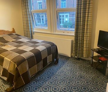 1 bedroom in a house share to rent - Photo 1