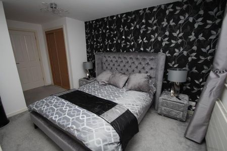 3 bedroom apartment to rent - Photo 4
