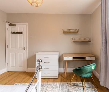 1 bedroom in a house share to rent - Photo 3