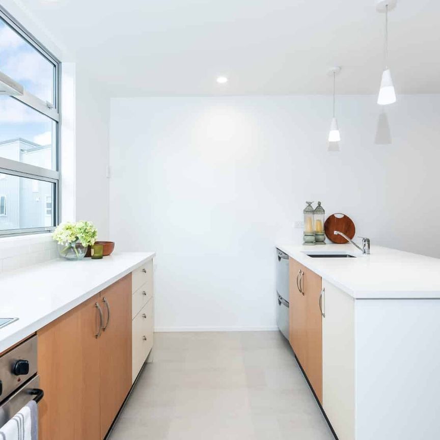 Modern Three-Bedroom Townhouse Offering Space, Style, and a Prime Parnell Location - Photo 1