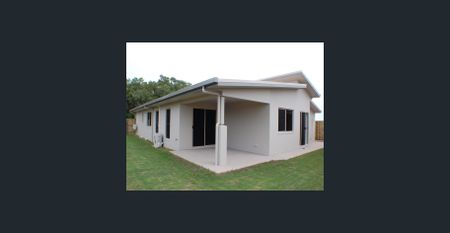 Spacious Family Home in Prime Location - 26 Duranbah Road, Blacks Beach - Photo 5