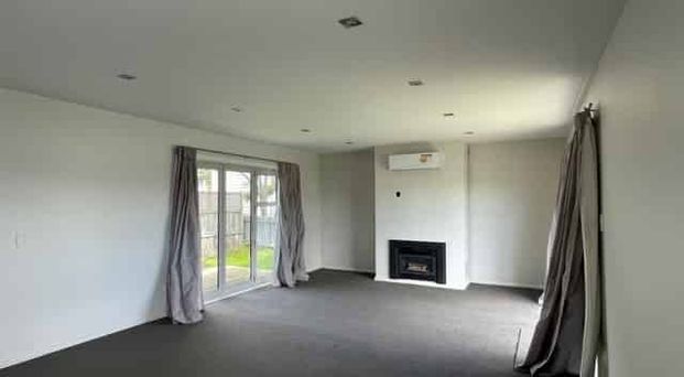 Charming 3-Bedroom Home - Photo 1