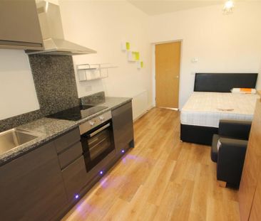 Studio to rent - Photo 1