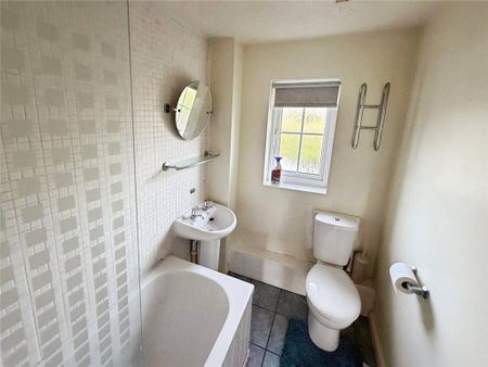 2 bedroom terraced house to rent - Photo 4