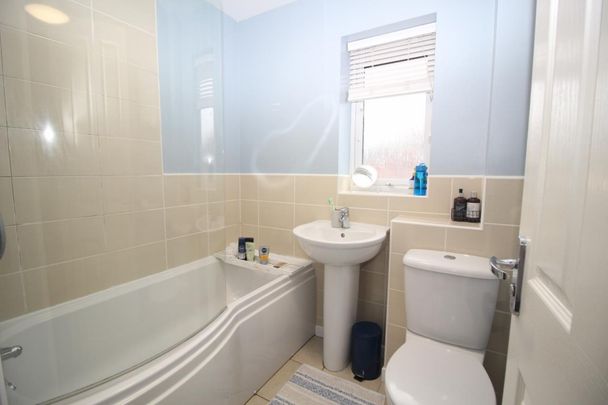 White Swan Close, Killingworth, Newcastle Upon Tyne - Photo 1