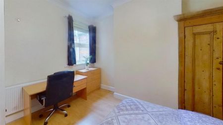 5 bedroom private hall to rent - Photo 4