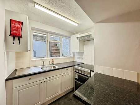 1 bedroom flat to rent - Photo 3