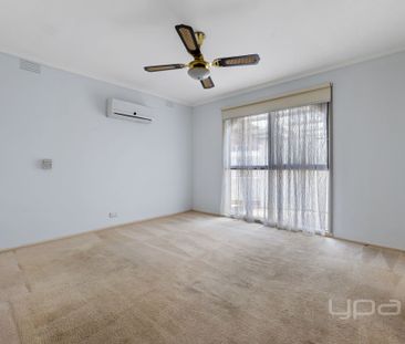3 BEDROOM FAMILY HOME - Photo 1