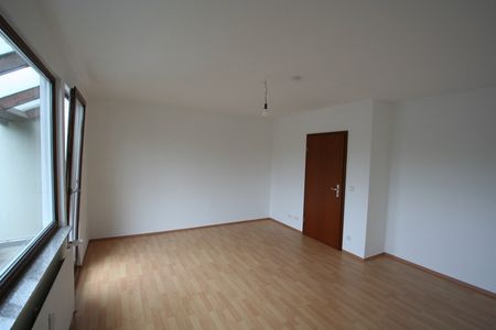 Eigenheimfeeling mit offener Küche und pflegeleichtem Garten! - Photo 2