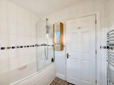 3 bedroom terraced house to rent - Photo 3