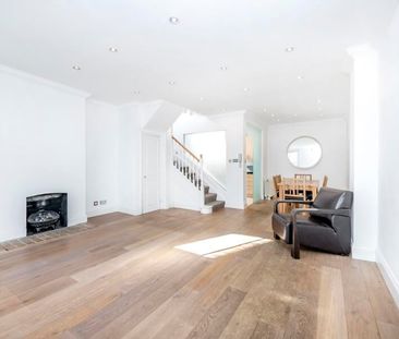 3 Bedroom Mews To Let - Photo 4