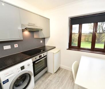 Studio Flat, Albemarle Court, SO17 - Photo 5